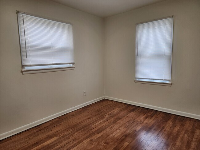 Building Photo - 1905 Peachtree Ave