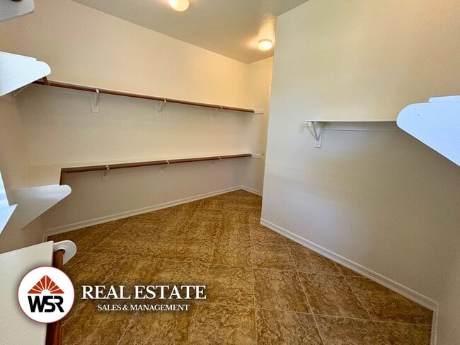 Building Photo - Beautifully upgraded LARGE home with a pool and basketball court in Mockingbird Canyon!