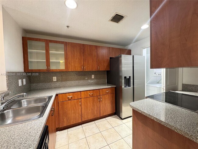 Building Photo - 6360 NW 114th Ave