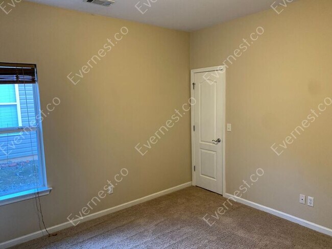 Building Photo - 161 Highview Cove