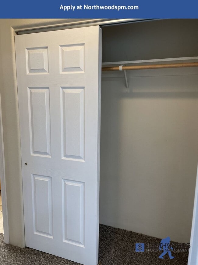 Building Photo - Nice 3 Bedroom 2 Bathroom Downstairs Apart...