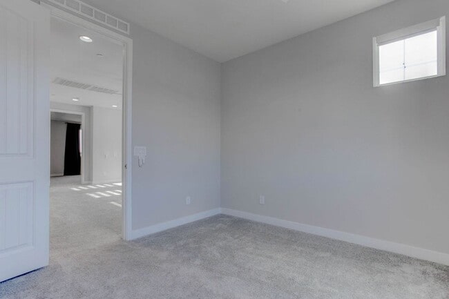 Building Photo - Stylish 3-Bed Home with Loft & EV Charger in Skye Canyon