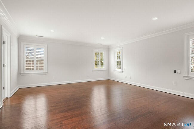 Building Photo - 93 Mansfield Ave