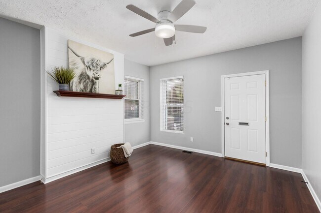 Building Photo - 848 Oak St