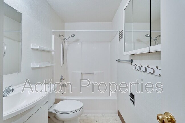 Building Photo - 4010 Shanj Ct