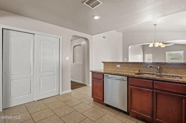 Building Photo - 14645 Spanish Point Dr
