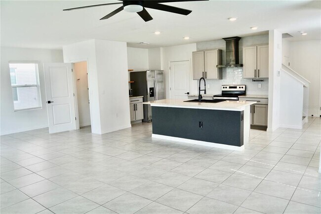 Building Photo - 34110 Jasper Stone Dr