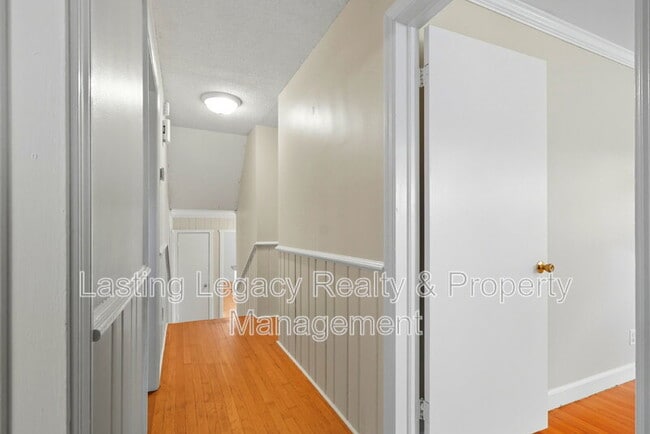 Building Photo - 4850 Ellen Ave