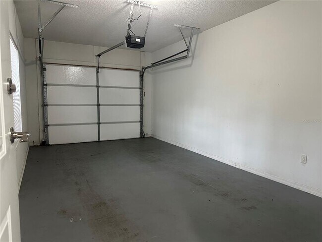 Building Photo - 10000 SW 52nd Ave