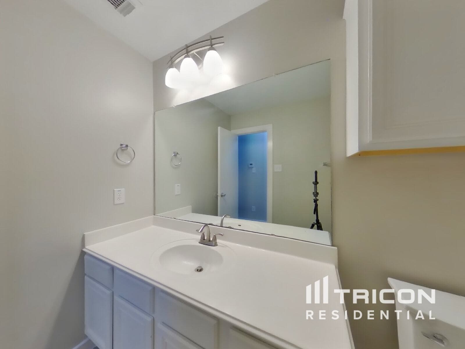 Building Photo - 1824 Old Creek Dr