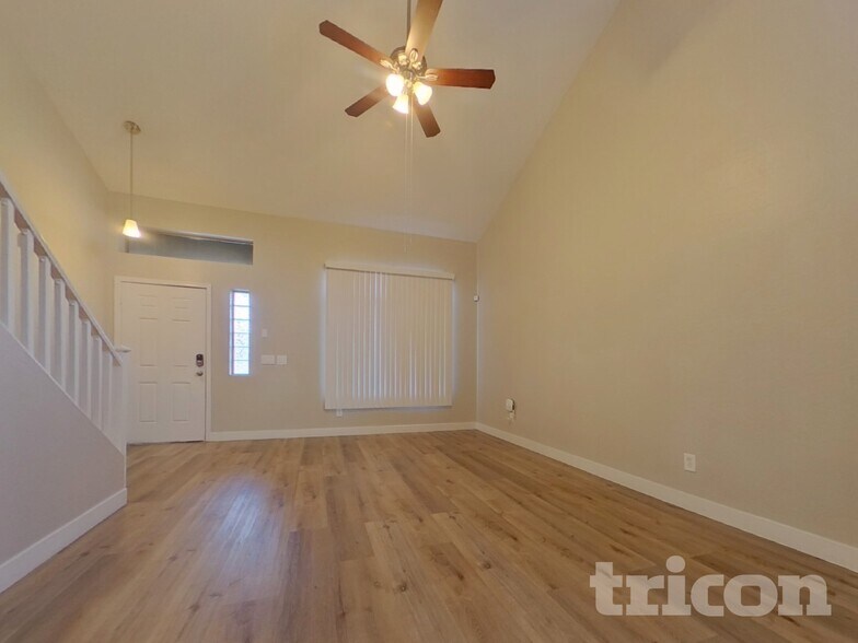 Building Photo - 2645 S 63rd Ln