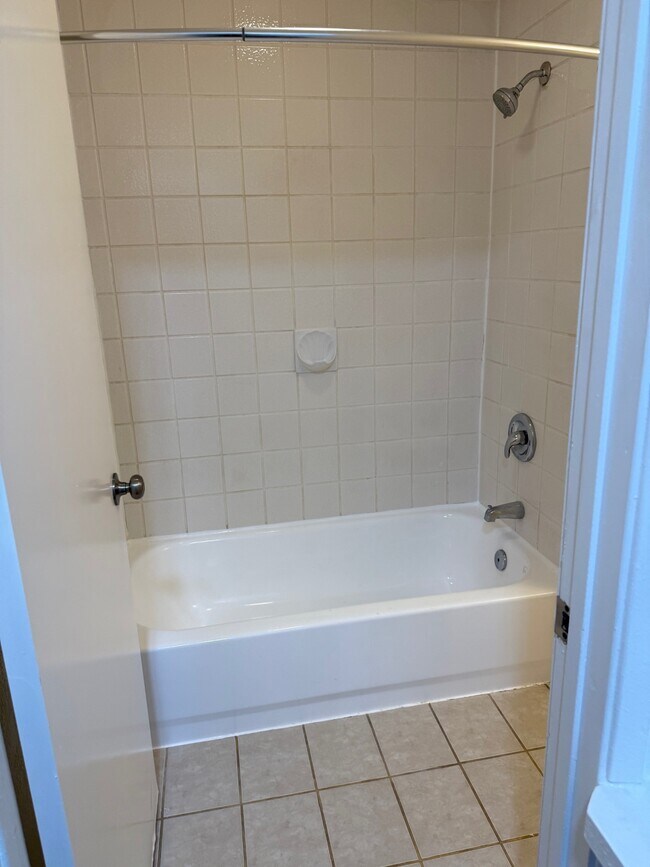 Building Photo - 12239 W Washington Blvd