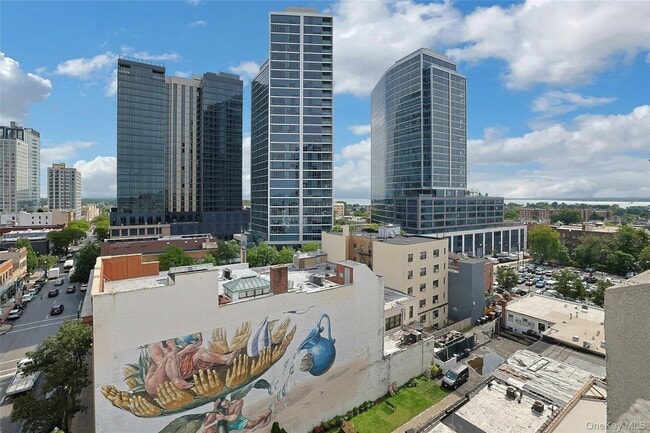 Building Photo - 25 Leroy Pl