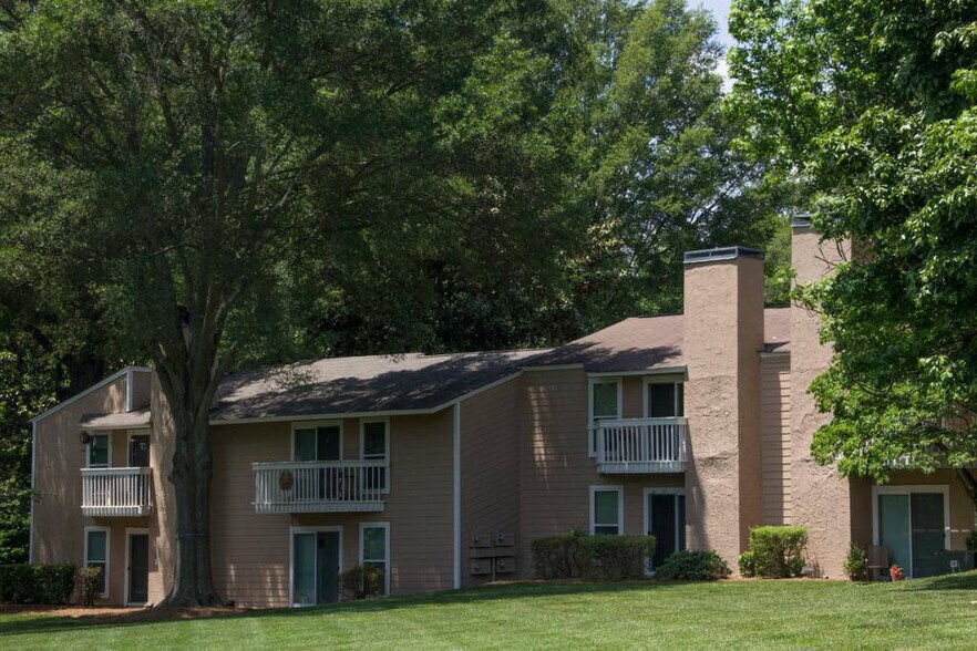 Chimneys Apartments 1630 Delane Ave Charlotte NC 28211 Apartment Finder