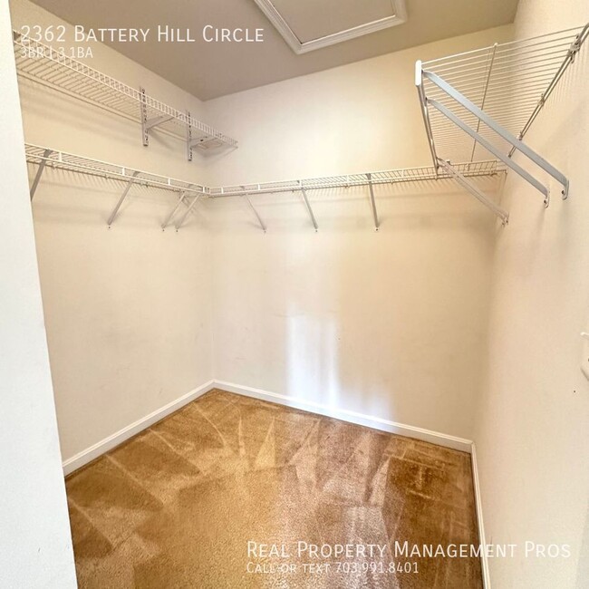 Building Photo - 2362 Battery Hill Cir