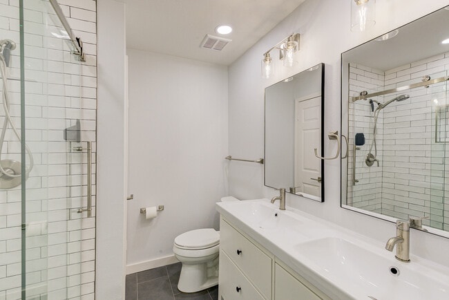 Building Photo - 15203 Woodhorn Dr