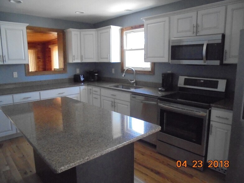 Building Photo - 7 Jachim Pl