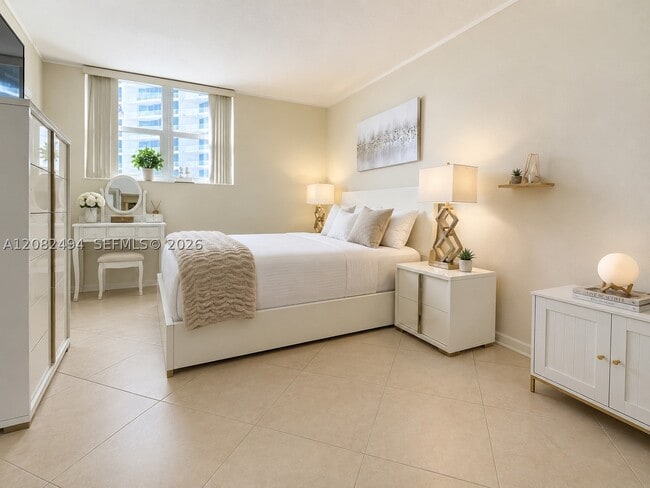 Building Photo - 3001 S Ocean Dr