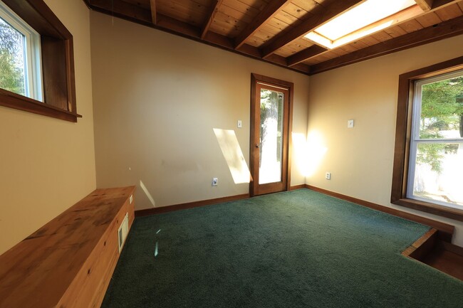 Building Photo - 3946 L K Wood Ct