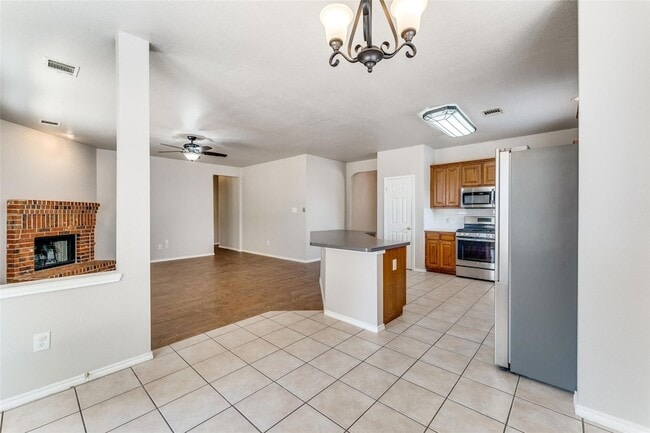 Building Photo - 2204 Speidel Dr