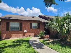 Building Photo - 9502 Fieldview Cir