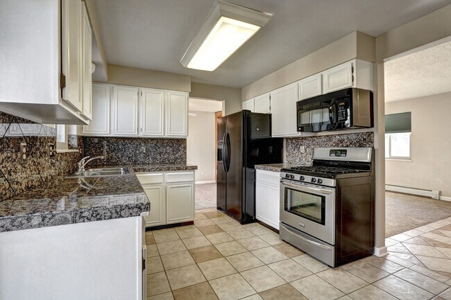 Building Photo - Charming Cul-De-Sac Home Near Downtown Castle Rock. Fantastic Fenced Backyard!