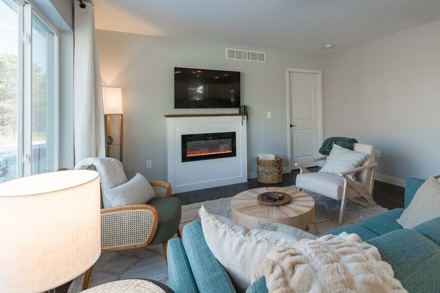 Building Photo - 3062 Barrington Pl