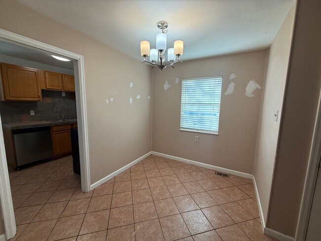 Building Photo - Cozy & Stylish Home Near Anschutz
