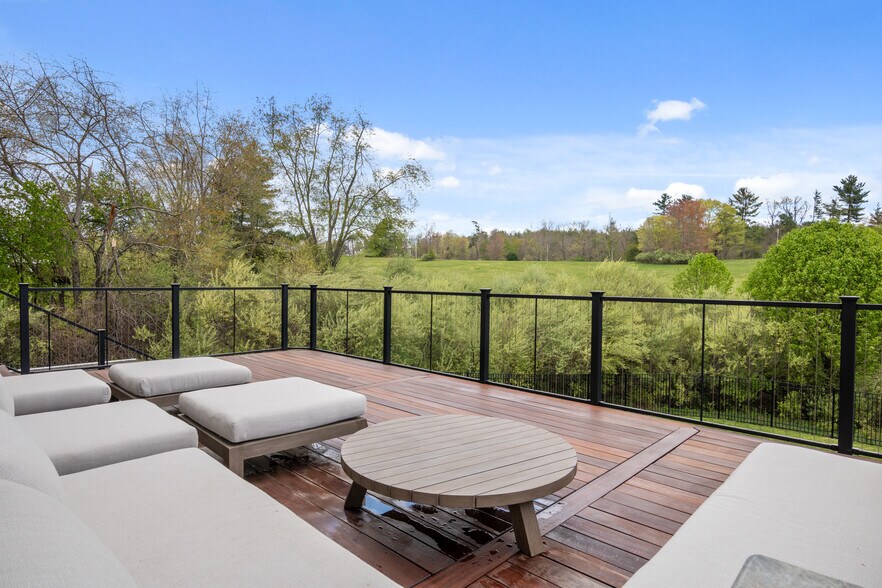 Building Photo - 840 Jefferson Cir