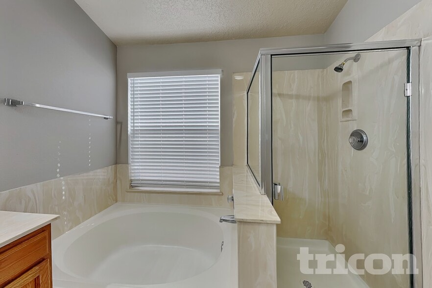Building Photo - 6709 La Rocca Rd NW