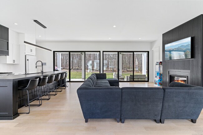 Building Photo - 17 Fullin Ln