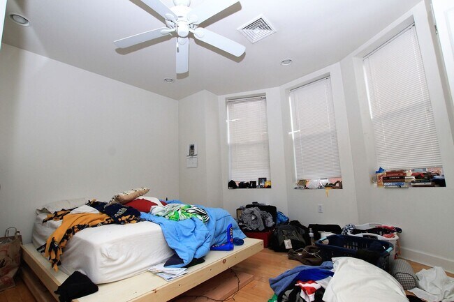 Building Photo - Spacious two bedroom unit located in the best area in northern liberties