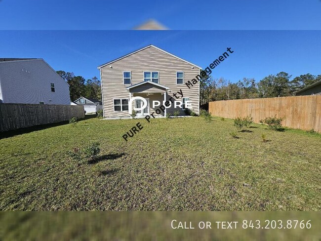 Building Photo - Gorgeous 5 Bedroom Home!