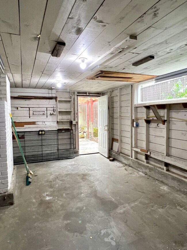 Building Photo - Newly Renovated Single-Family home located...