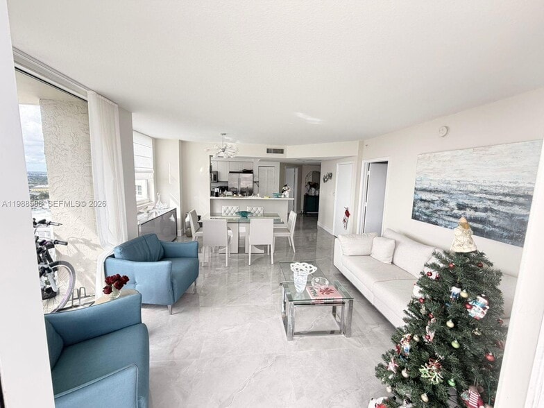 Building Photo - 19501 W Country Club Dr