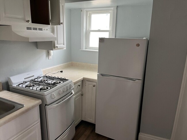 Building Photo - 904 Tates Creek Rd