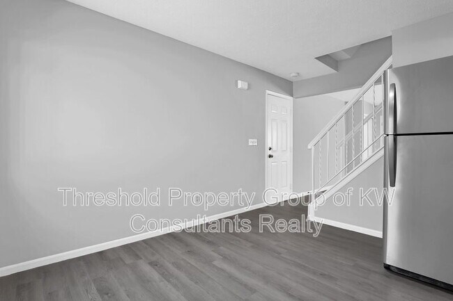 Building Photo - 2522-2524 Weyburn Road - 2524