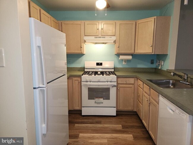 Building Photo - 21 Timberline Dr