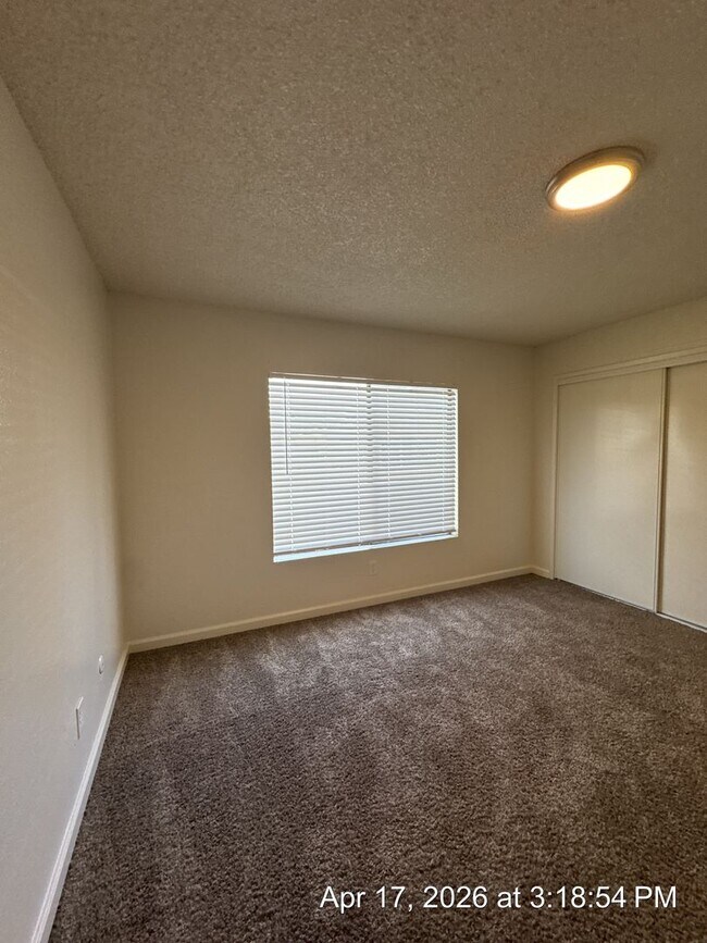 Building Photo - 3103