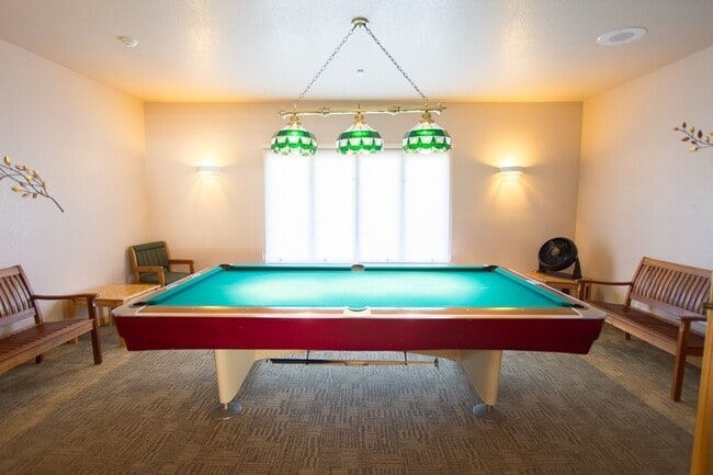Building Photo - Senior 62+ 1-bedroom Condo For Rent In UTC