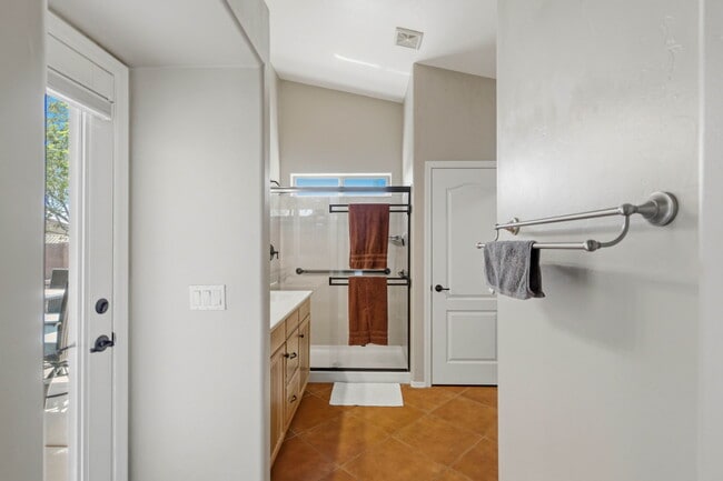 Building Photo - 39116 Quick Trot Dr