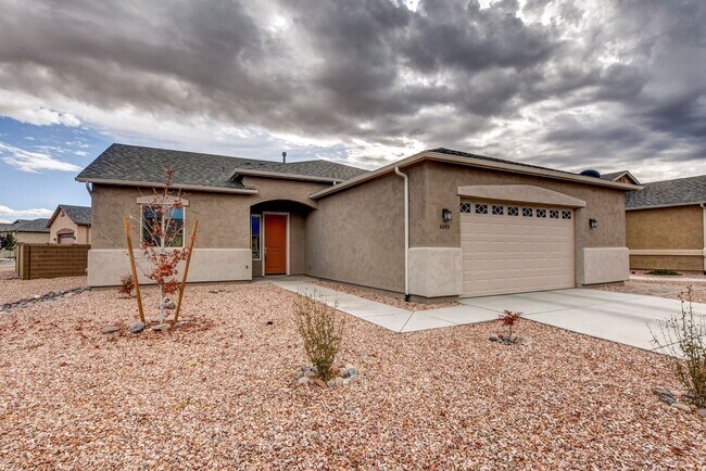 Building Photo - 3 Bed 2 Bath Home with 2.5 Car Garage for Rent in Granville!