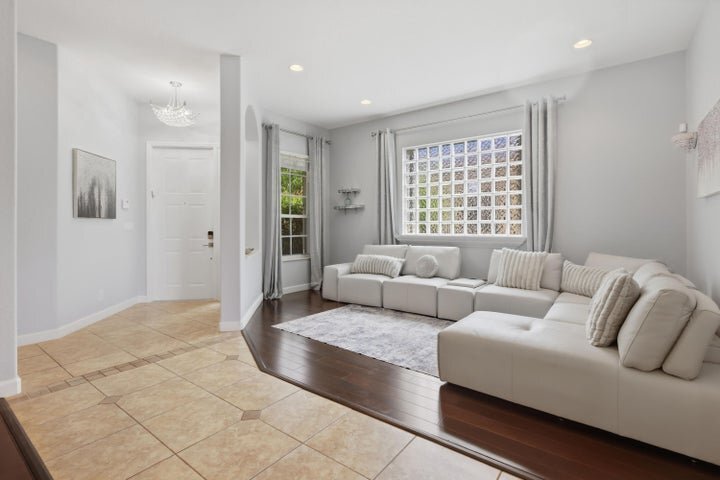 Building Photo - 12290 NW 77th Manor
