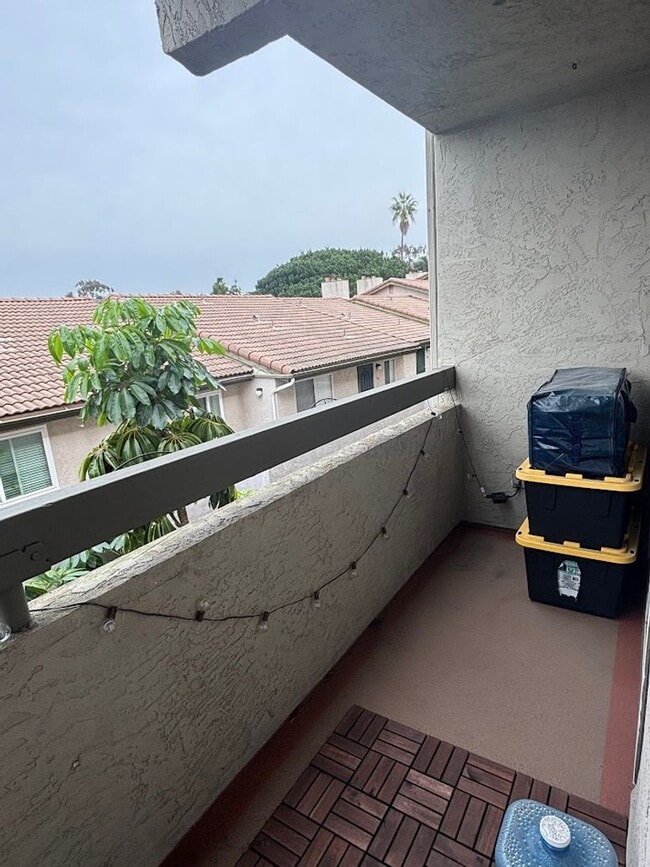 Building Photo - Two bedroom two bath condo with panoramic views of Mission Valley!