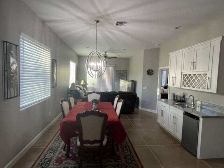 Building Photo - 4261 N Red Sun Pl