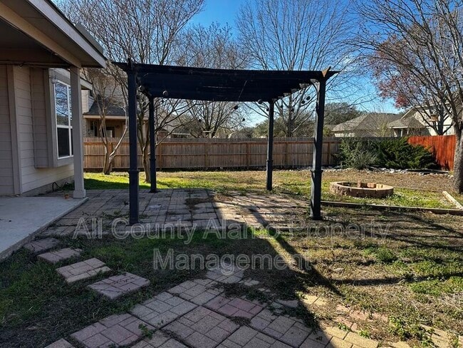 Building Photo - 312 Silver Wing