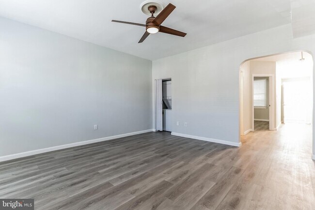 Building Photo - 1223 Simms Pl NE