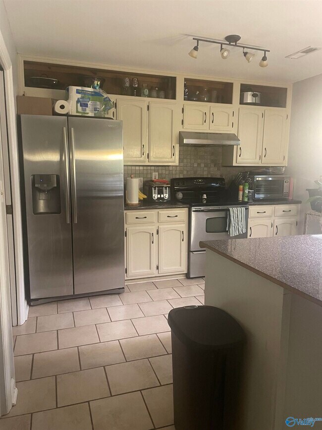 Building Photo - 792 Seina Vista Dr