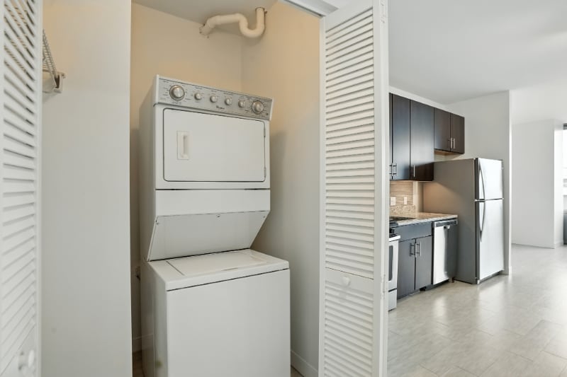 Building Photo - 155 Forest Ave