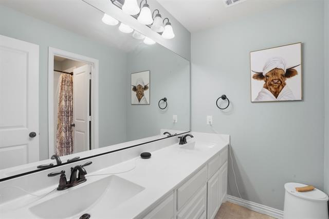 Building Photo - 1413 Nutmeg Ct